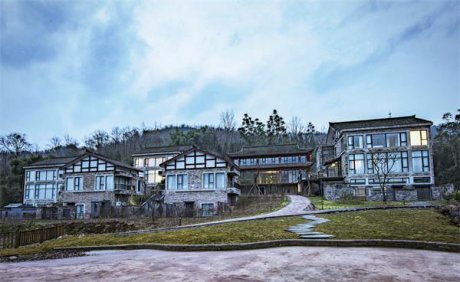 源窝子酒庄森林民宿